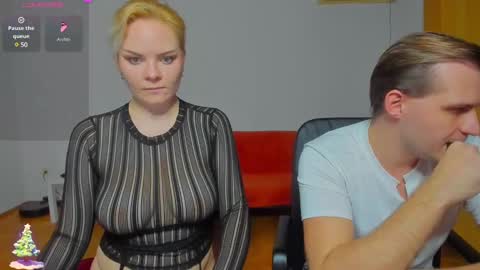 Snapshot of _yourpleasure_ chatting on December 2024 08:25:02 PM Candice and Mark online show from December 2024 08:25:02 PM