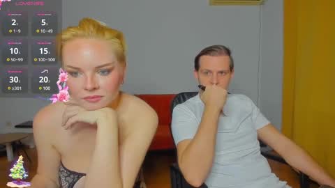 Snapshot of _yourpleasure_ chatting on December 2024 06:01:02 PM Candice and Mark online show from December 2024 06:01:02 PM