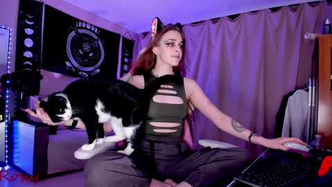 Snapshot of _yourwetdreams_ chatting on December 2024 03:13:02 AM Roxy online show from December 2024 03:13:02 AM