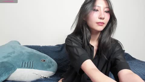 Mia online show from December 2024 12:00:02 AM