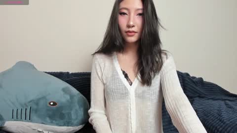 Mia online show from January 2025 11:24:01 PM