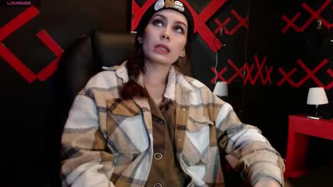 Yuyi online show from February 2025 11:17:02 AM