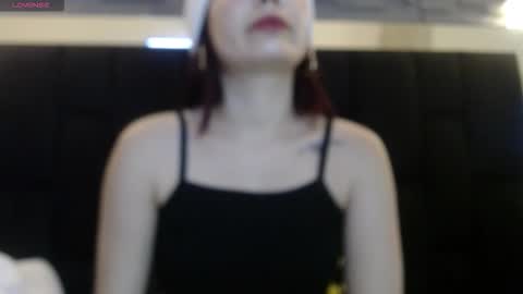 Yuyi online show from September 2025 12:59:02 PM