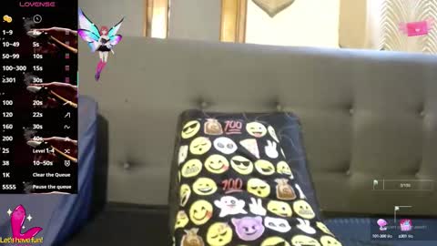 Yuyi online show from September 2025 01:05:02 AM