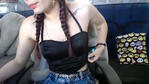 Yuyi online show from July 2026 11:52:01 AM