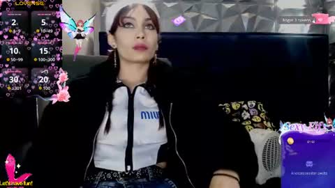 Yuyi online show from August 2026 12:37:01 PM
