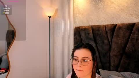 zoe online show from February 2026 12:00:01 PM