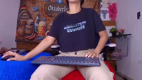 Snapshot of a_aisha chatting on September 2025 11:48:01 AM Aisha online show from September 2025 11:48:01 AM