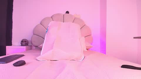 Snapshot of a_aisha chatting on October 2025 11:56:02 AM Aisha online show from October 2025 11:56:02 AM