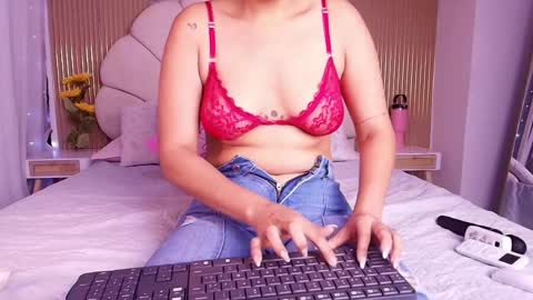 Snapshot of a_aisha chatting on April 2026 12:36:01 PM Aisha online show from April 2026 12:36:01 PM
