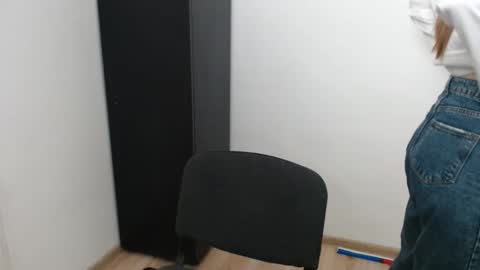 a_ariella_ online show from September 2025 12:40:01 PM