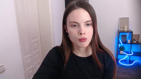 a_ariella_ online show from December 2025 08:48:01 PM