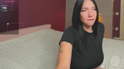 Kris Michael online show from October 2025 08:20:01 PM