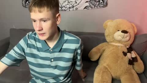 Kris Michael online show from April 2026 07:15:01 PM