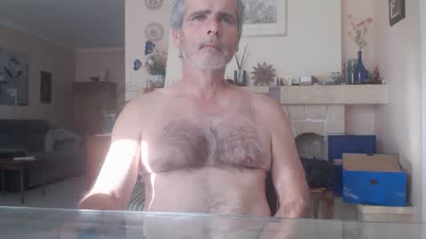 Snapshot of aalex1717 chatting on October 2025 01:56:01 PM Aalex1717 online show from October 2025 01:56:01 PM