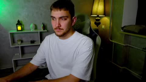 Snapshot of aalexxxxxx chatting on December 2024 06:03:02 PM Alex online show from December 2024 06:03:02 PM