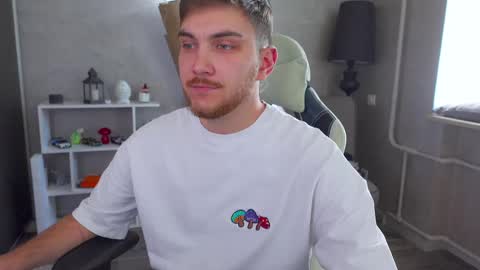 Snapshot of aalexxxxxx chatting on March 2025 05:11:02 AM Alex online show from March 2025 05:11:02 AM