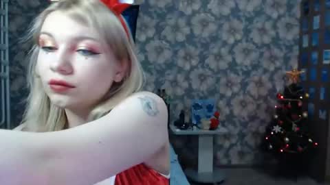Snapshot of aalicebubble chatting on December 2024 08:28:02 PM Alice online show from December 2024 08:28:02 PM