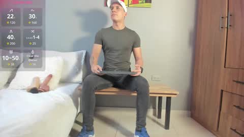 Aaron online show from April 2026 09:15:01 PM