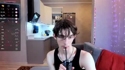 Snapshot of aaron_bang chatting on June 2026 09:21:02 PM Aaron Bang online show from June 2026 09:21:02 PM