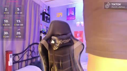 Snapshot of aaron_darkus chatting on June 2026 03:07:01 AM Aaron online show from June 2026 03:07:01 AM