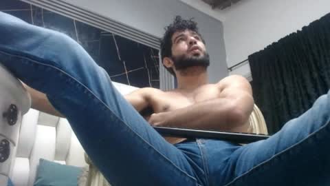 aaron_jones_1 online show from June 2026 07:03:02 AM