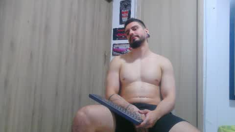 Snapshot of aaron_kwok28 chatting on November 2025 03:39:02 AM Aaron kwok online show from November 2025 03:39:02 AM