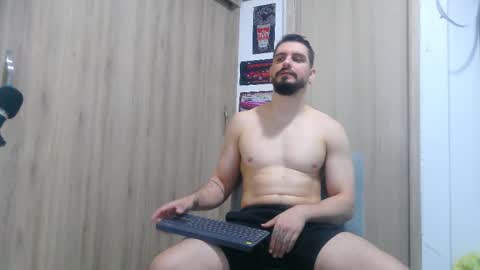 Snapshot of aaron_kwok28 chatting on November 2025 11:32:01 PM Aaron kwok online show from November 2025 11:32:01 PM