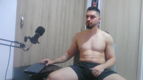 Aaron kwok online show from November 2025 03:06:01 AM