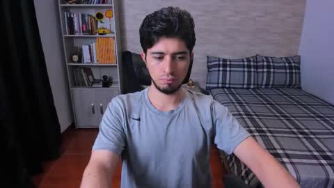 Aaron online show from November 2025 09:37:02 PM