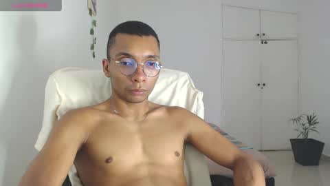 Heyy my name is Aaron online show from January 2025 06:43:01 PM