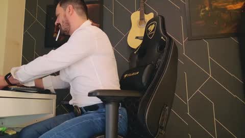 Aaron online show from February 2025 10:17:02 PM