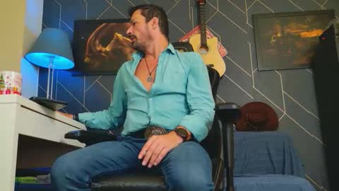 Aaron online show from October 2025 08:45:01 AM