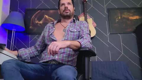 Aaron online show from November 2025 05:01:02 PM