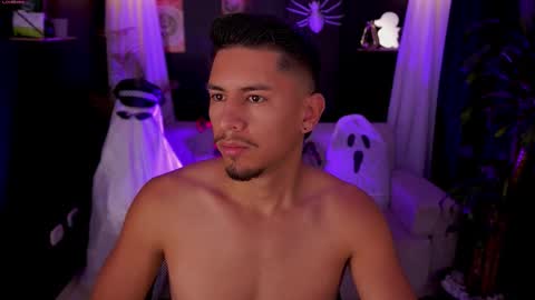 AARON  online show from October 2025 12:15:02 PM