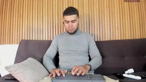 ig aaron hunter123 online show from March 2026 04:50:02 AM