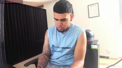 ig aaron hunter123 online show from March 2026 01:58:02 PM