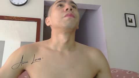 Snapshot of aaronlucasx_ chatting on January 2025 12:39:02 PM Aaron online show from January 2025 12:39:02 PM