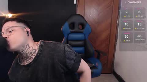 Snapshot of aaronsmith2_ chatting on February 2025 12:03:01 AM aaronsmith2_ online show from February 2025 12:03:01 AM