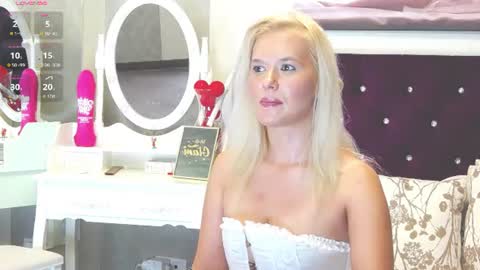 Snapshot of abbeymarley chatting on July 2026 07:16:01 PM Abbey online show from July 2026 07:16:01 PM