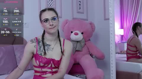 Snapshot of abby__white chatting on January 2025 05:41:01 PM Abby online show from January 2025 05:41:01 PM