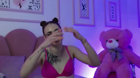 Snapshot of abby__white chatting on January 2025 08:04:01 PM Abby online show from January 2025 08:04:01 PM