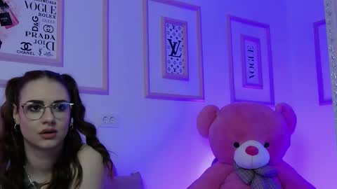 Snapshot of abby__white chatting on February 2025 05:35:01 PM Abby online show from February 2025 05:35:01 PM