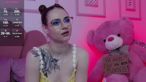 Snapshot of abby__white chatting on March 2025 09:15:02 PM Abby online show from March 2025 09:15:02 PM