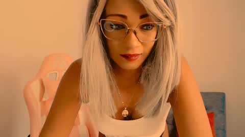 Snapshot of abby_liu chatting on January 2025 06:48:01 PM May Imstagram online show from January 2025 06:48:01 PM