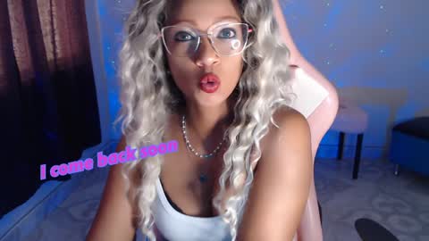 Snapshot of abby_liu chatting on January 2025 09:51:01 PM May Imstagram online show from January 2025 09:51:01 PM