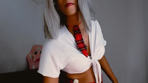 Snapshot of abby_liu chatting on January 2025 04:46:01 PM May Imstagram online show from January 2025 04:46:01 PM