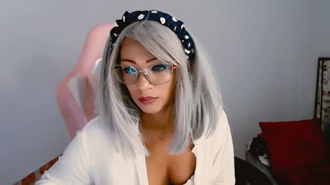 Snapshot of abby_liu chatting on February 2025 04:39:02 PM May Imstagram online show from February 2025 04:39:02 PM