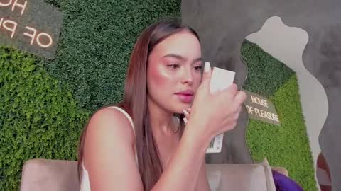 Snapshot of abby_me chatting on February 2025 12:04:02 PM A B B Y online show from February 2025 12:04:02 PM