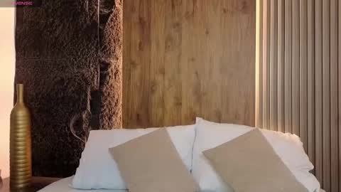 Abbygail online show from November 2025 12:30:01 PM